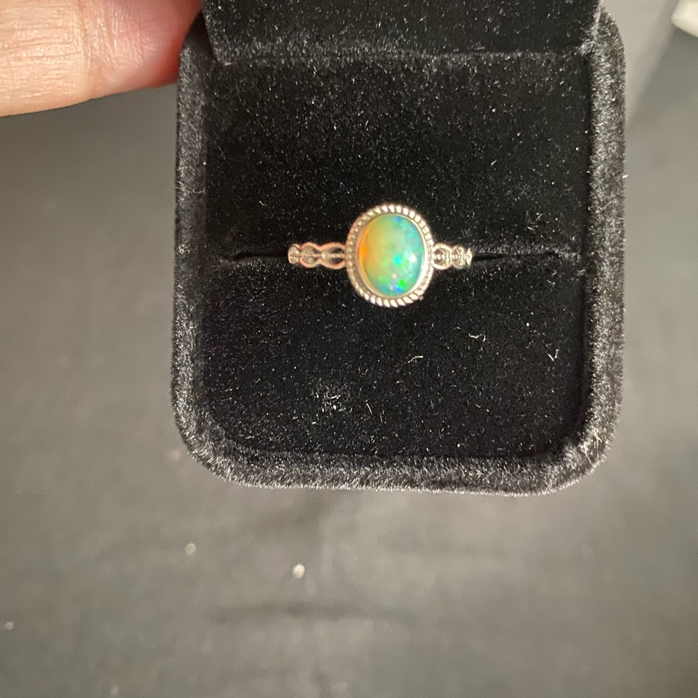 White Opal 925 ring - Picture 1 of 2